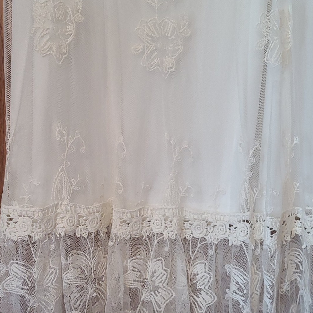 Dress - Picture 3 of 4